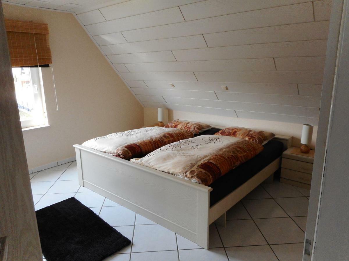 Modernes Ferienhaus Der Besonderen Art Mit Garten Lohne  Exteriör bild
